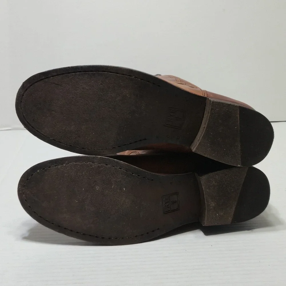 Frye has lot